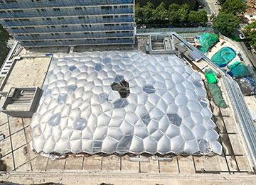 安吉昌碩小區(qū)中庭廣場ETFE氣枕天幕即將完工!